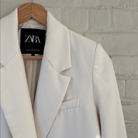 EUC Zara Women's Double-Breasted Cream Slightly Oversized Blazer Size XS - Picture 3 of 9